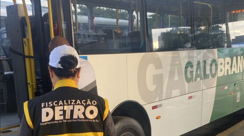 Seis ônibus são recolhidos em operação do Detro-RJ por falta de acessibilidade e documentação