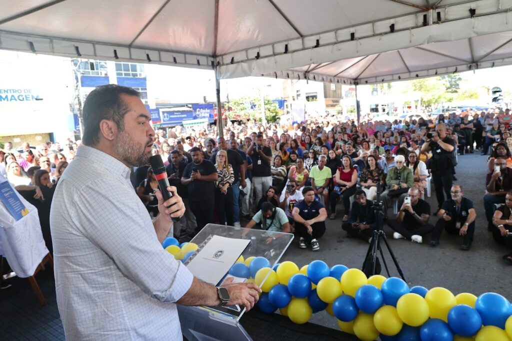 Magé recebe pacote de obras, hospital e viaturas semiblindadas