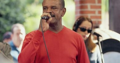 Sambista Marquinho PQD morre aos 66 anos no Rio