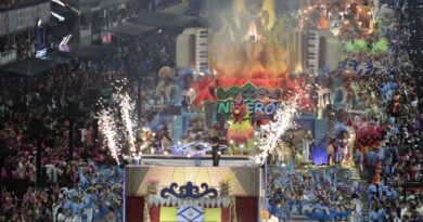 Cláudio Castro sanciona leis que reforçam a valorização do Carnaval