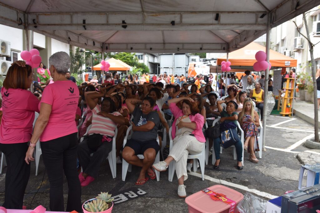 Clin realiza ação especial do Outubro Rosa com foco na prevenção e no cuidado