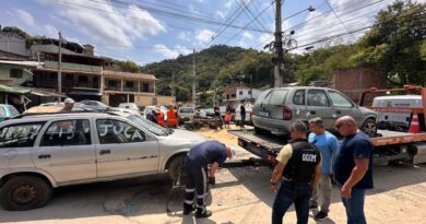 Prefeitura e PRF fecham estacionamento clandestino em Niterói
