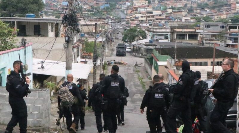 Governo do Rio mobiliza 2.500 policiais em operação no Alemão e Penha