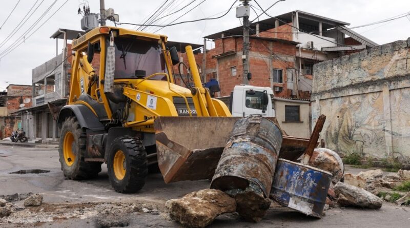 Governo do Rio remove 593 toneladas de barricadas e reforça retomada de vias