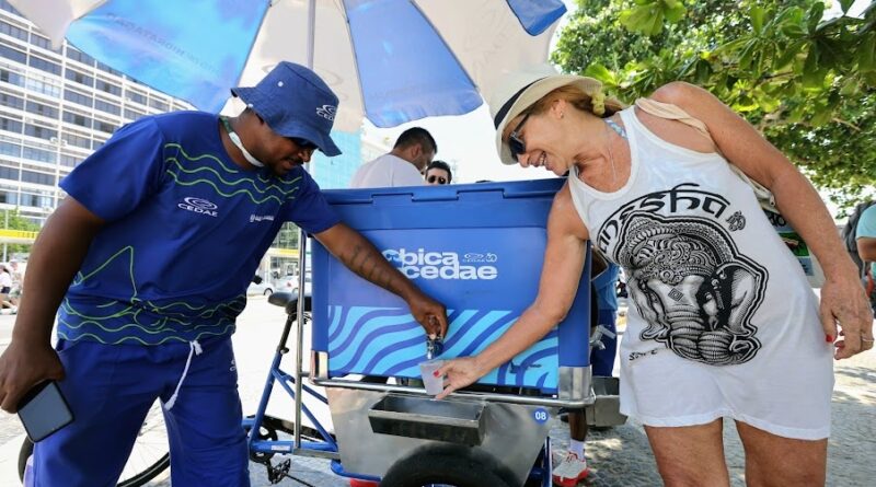 Governo do estado amplia ações contra calor e distribui água no Rio