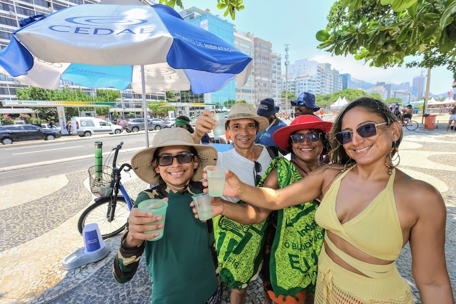 Governo do estado amplia ações contra calor e distribui água no Rio