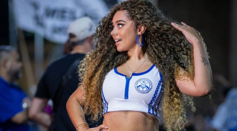 Karinne Rodrigues promete fantasia impactante em sua estreia na Acadêmicos de Niterói