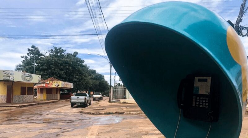 Orelhões começam a desaparecer das ruas do Brasil em 2026