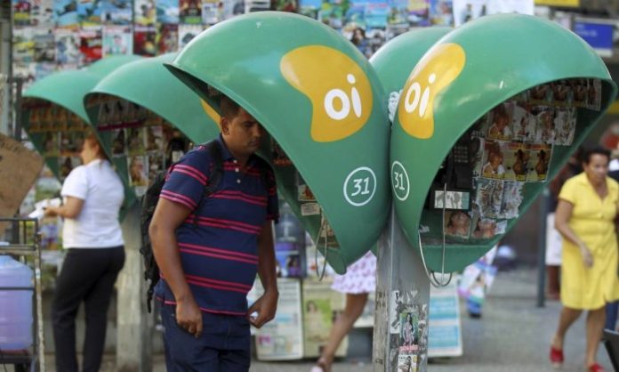 Orelhões começam a desaparecer das ruas do Brasil em 2026