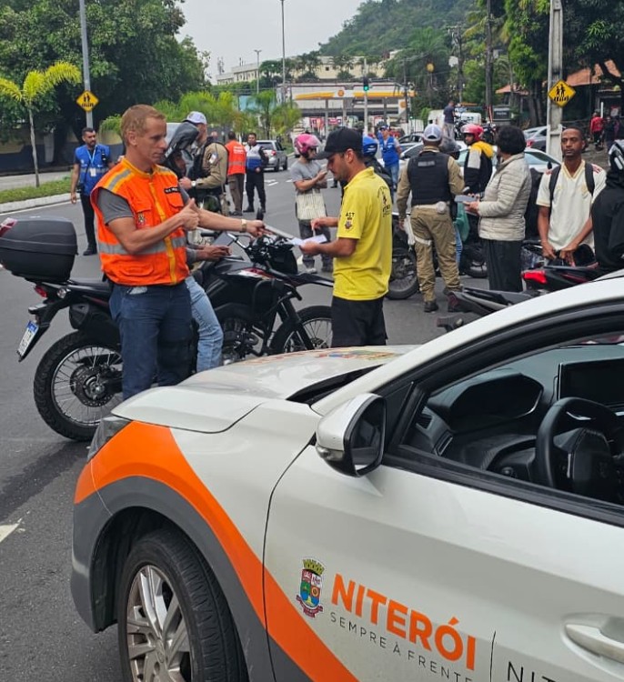 Prefeitura realiza ação de fiscalização contra motos barulhentas no Cantagalo