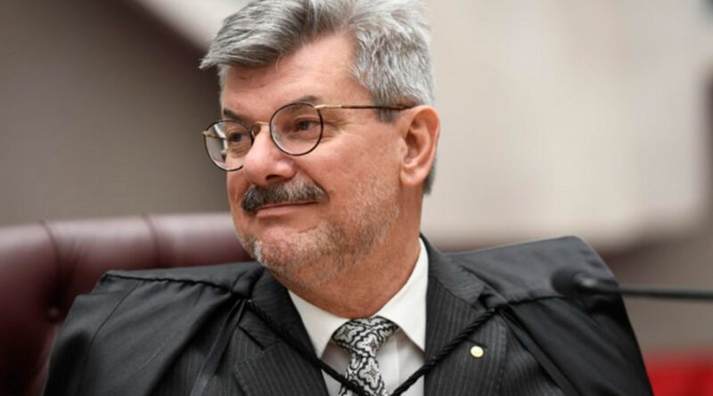 STJ afasta Marco Buzzi após novas acusações de importunação sexual