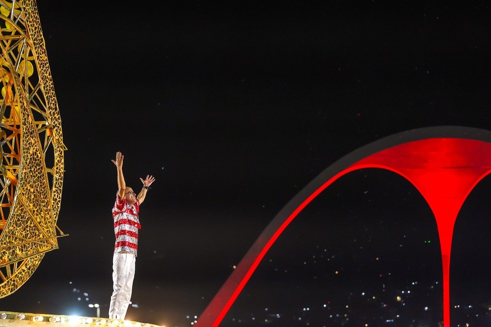 Viradouro conquista seu 4º título com tributo a Mestre Ciça