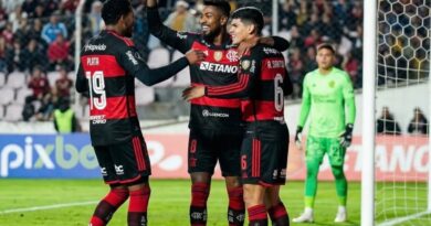 Flamengo vence na altitude e larga bem na Libertadores