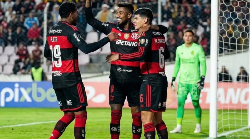 Flamengo vence na altitude e larga bem na Libertadores