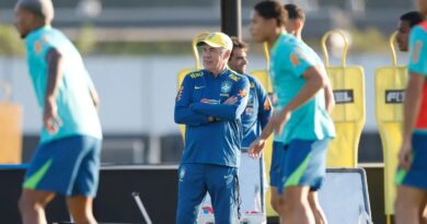 Brasil ajusta equipe para estreia e Ancelotti define base titular