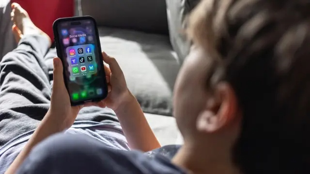 Reino Unido avança para vetar redes sociais a menores 2 Reino Unido avança para vetar redes sociais a menores
