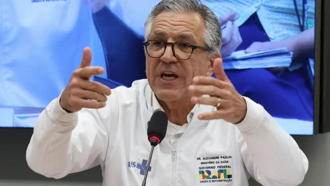 Vacinação contra dengue é suspensa após investigação de mortes 2 Vacinação contra dengue é suspensa após investigação de mortes
