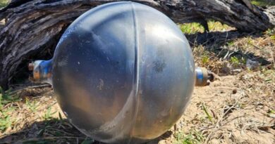 Bolas metálicas em praia intrigam agência espacial australiana