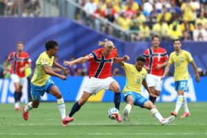 Romário pede saída de Ancelotti após queda do Brasil 2 Romário pede saída de Ancelotti após queda do Brasil