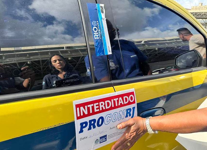 Operação no Galeão interdita 16 veículos irregulares 3 Operação no Galeão interdita 16 veículos irregulares