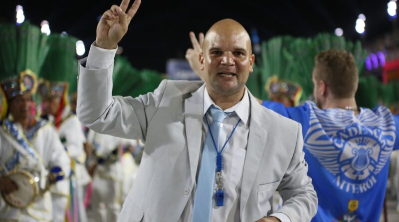 Mestre Demétrius retorna ao comando da bateria da Acadêmicos de Niterói