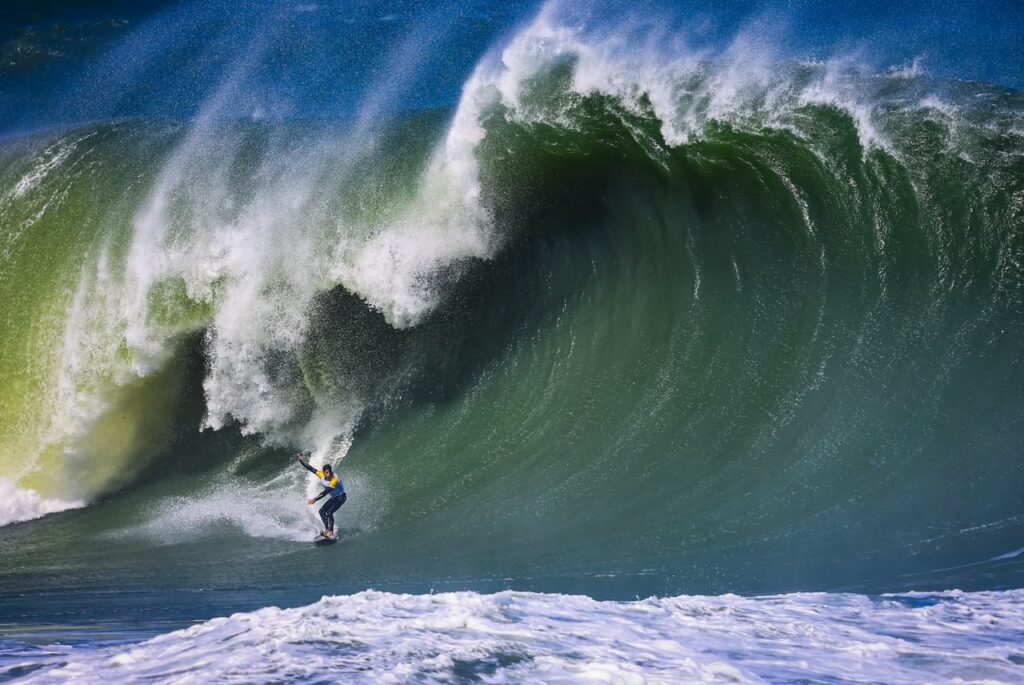 Itacoatiara Big Wave entra em alerta para swell