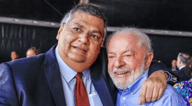 Fake News: Lula usa boato falso sobre Aparecida em entrevista; Dino libera postagens