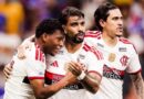 Fla goleia o Bahia fora e Santos vira sobre o Flu no Maracanã