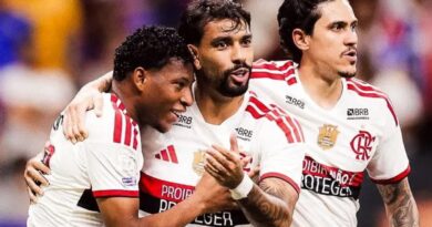 Fla goleia o Bahia fora e Santos vira sobre o Flu no Maracanã