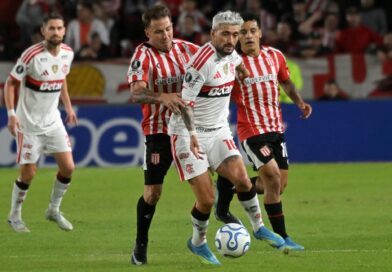 Flamengo encara Estudiantes em La Plata com desfalques e memória de abril