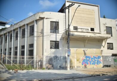 Teatro Leopoldo Fróes terá desapropriação e restauro