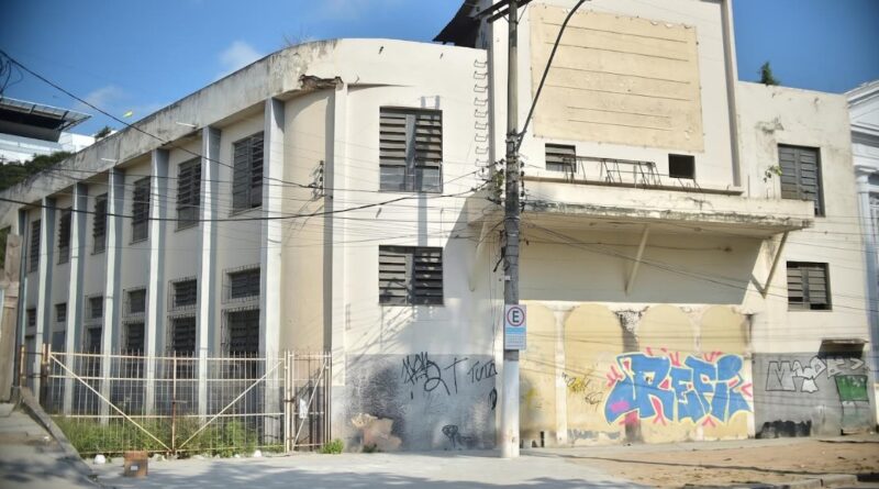Teatro Leopoldo Fróes terá desapropriação e restauro